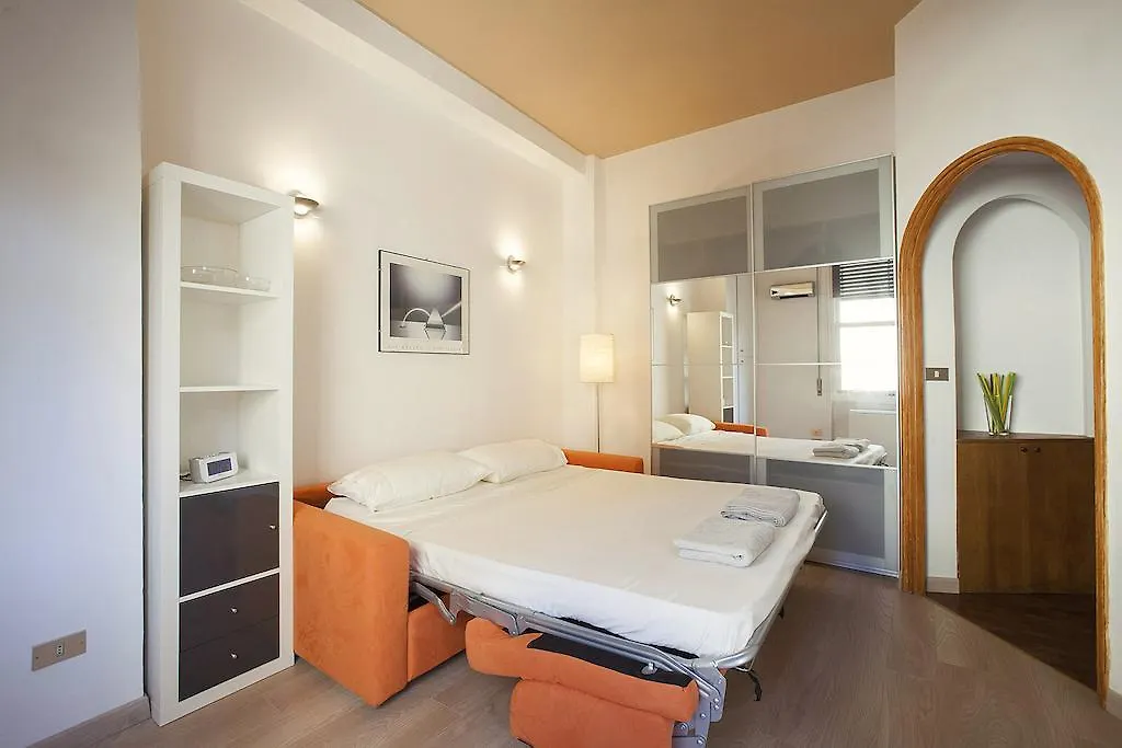 Ponte Vecchio Studio Apartment Florence