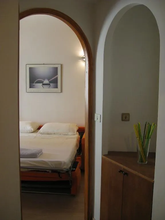 Ponte Vecchio Studio Apartment Florence 0*,